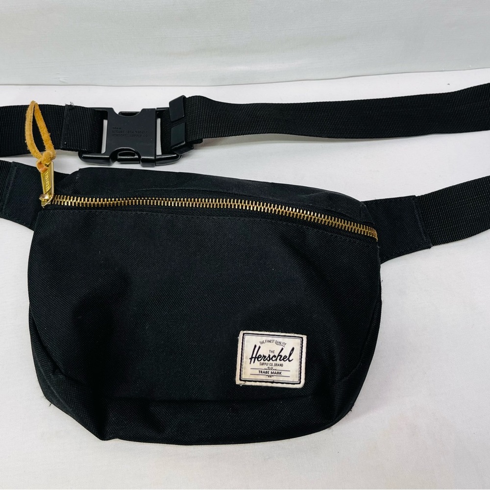 Herschel Supply Company‎ Black Belt Bag with Gold Accents